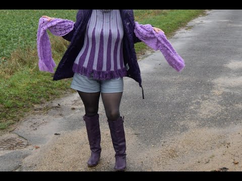 Tenue du jour ensemble violet pull short en cuir et bottes assorties