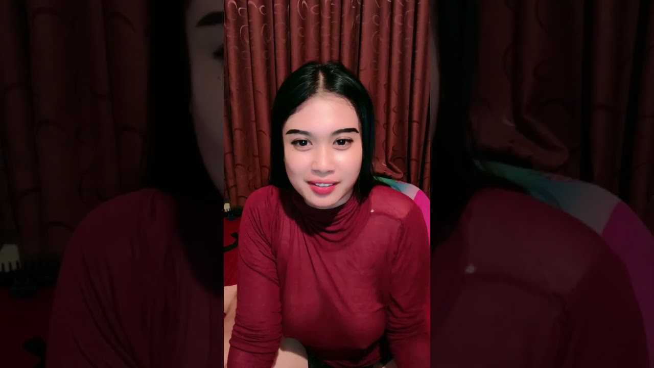 terbaru nih hot live cewe cantik baju transparan,uting nya PING🥵