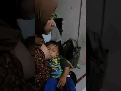tetangga nenenin anak, susunya melimpah