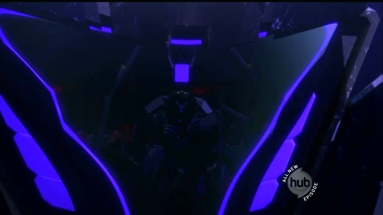 TFP: Airachnid vs Soundwave (Watch Out For The Quiet Ones).