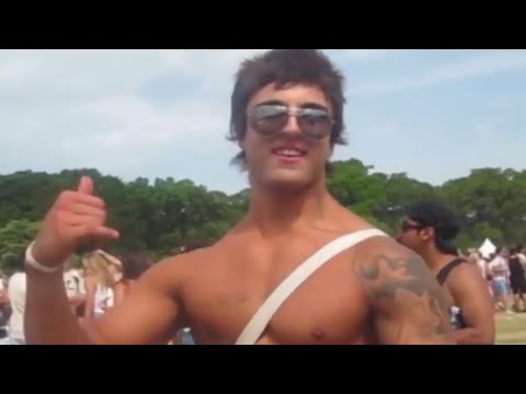 That one song EVERY gym bro knows #zyzz #hardstyle #gym