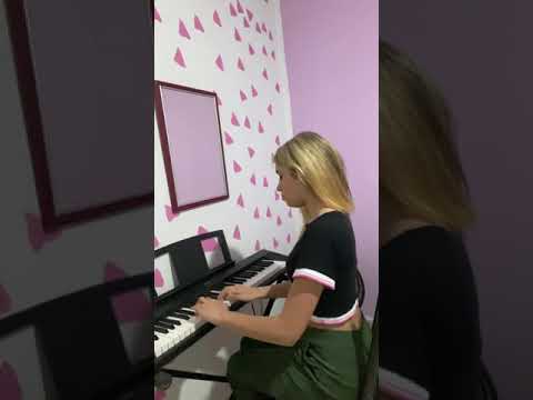 THAY BACON TOCANDO UNDER THE BRIDGE - RED HOT CHILLI PEPPERS NO PIANO