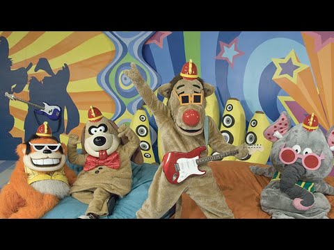 The Banana Splits - The Tra La La Songs (2008 costume version)