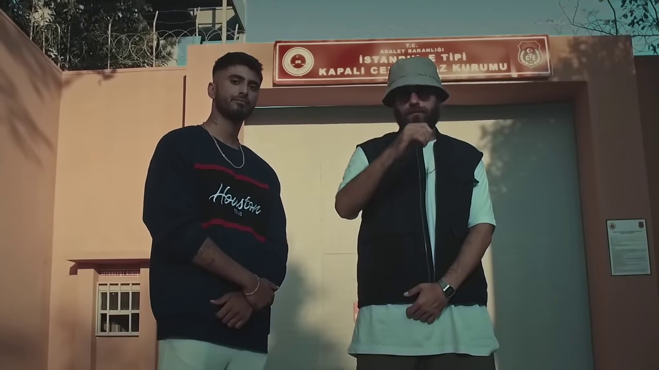 THE BEHZ ft. HAYKİ-SÖYLESENE (SÖZLERİYLE)