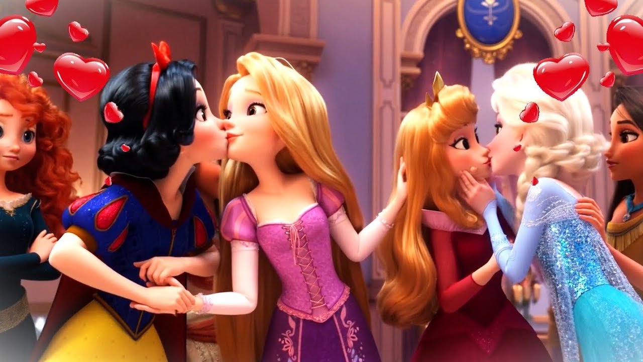 The Disney Princesses Go Wild! Can’t Stop Kissing! 😘 (Parody)