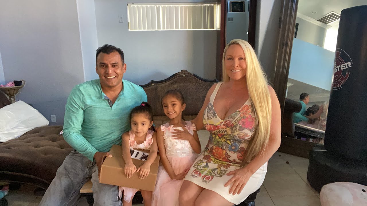 The Famous Mommy Family Snack Challenge
