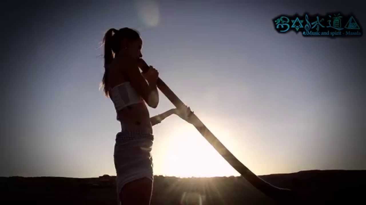 The most beautiful Didgeridoo player in the world ! 