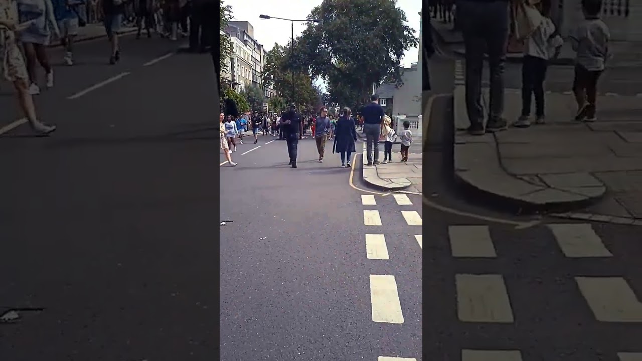 the police be everywhere #nottinghillcarnival 2023 party time #bobmarley samba dancers prewalk