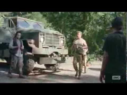 The Walking Dead S04E10 Eugene, Abraham & Rosita arrives