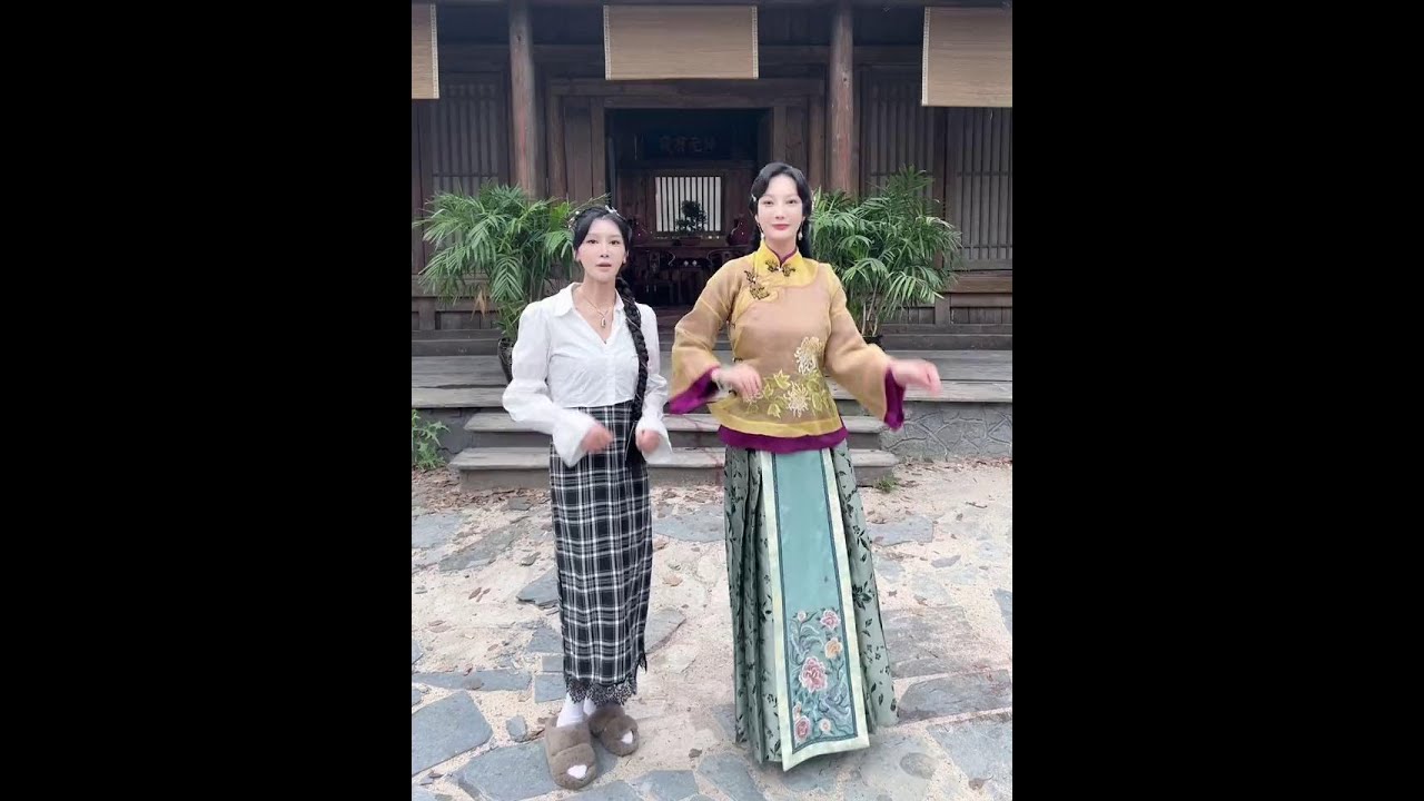 There are many interesting things on the set# shooting scene# Wang Li Dan Nb# movie is extremely vi