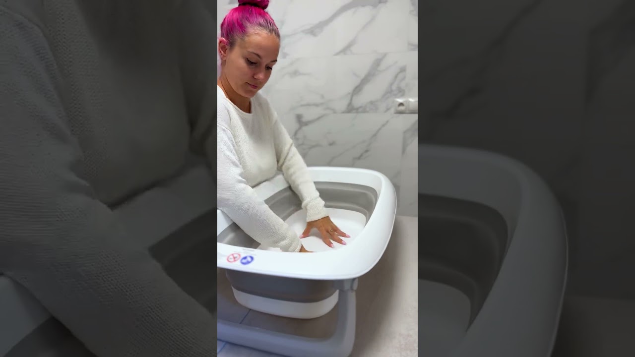 This baby bathtub is so convenient to use at home for your little one #twistshake
