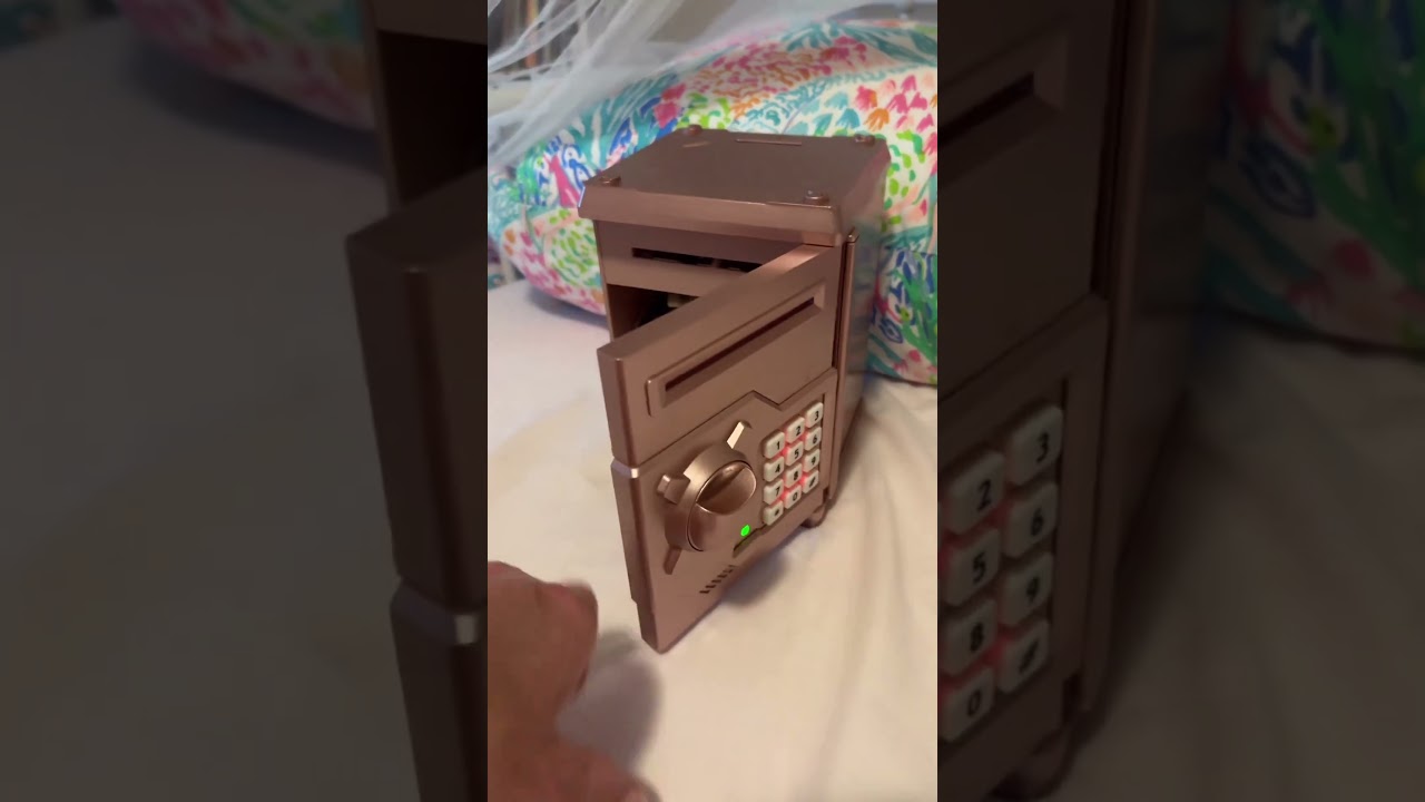 This mini ATM machine is better than a piggy bank and teaches kids to save money #atm #amazonfinds