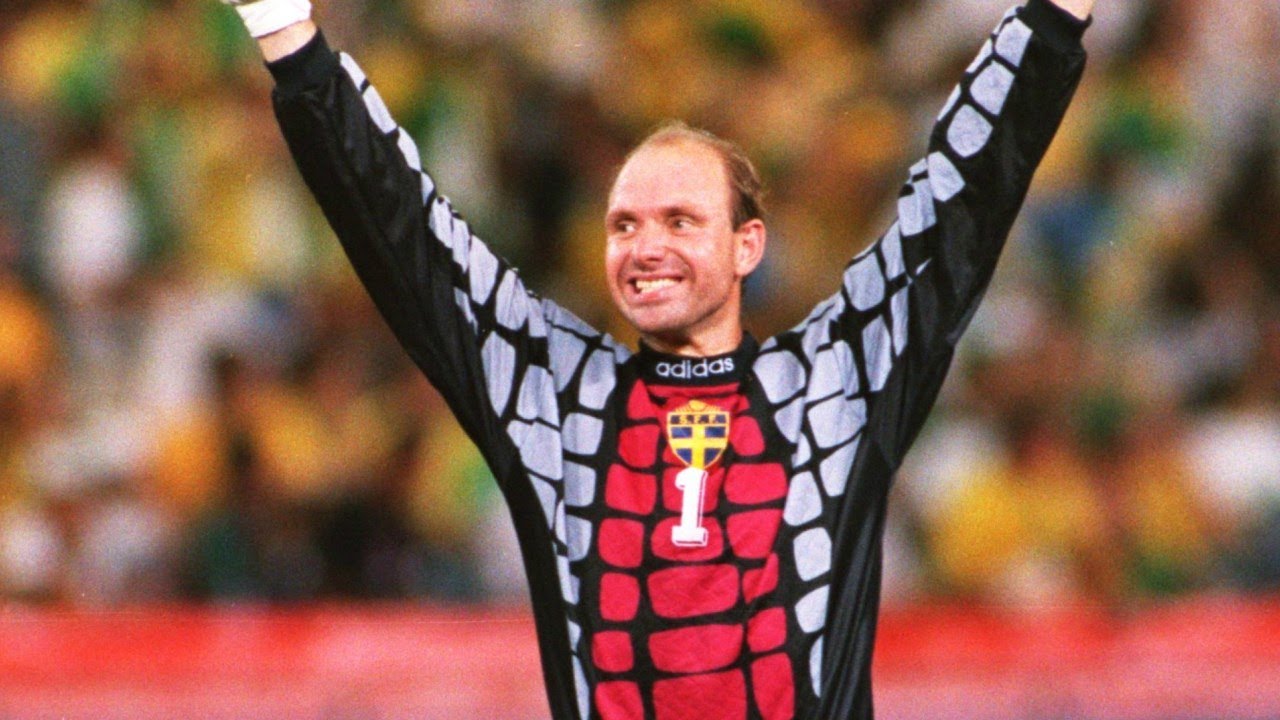 Thomas Ravelli, Mästarnas Målvakt [Best Saves]