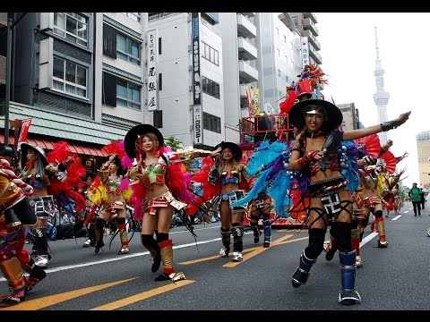 Thousands of Japanese samba through Tokyo