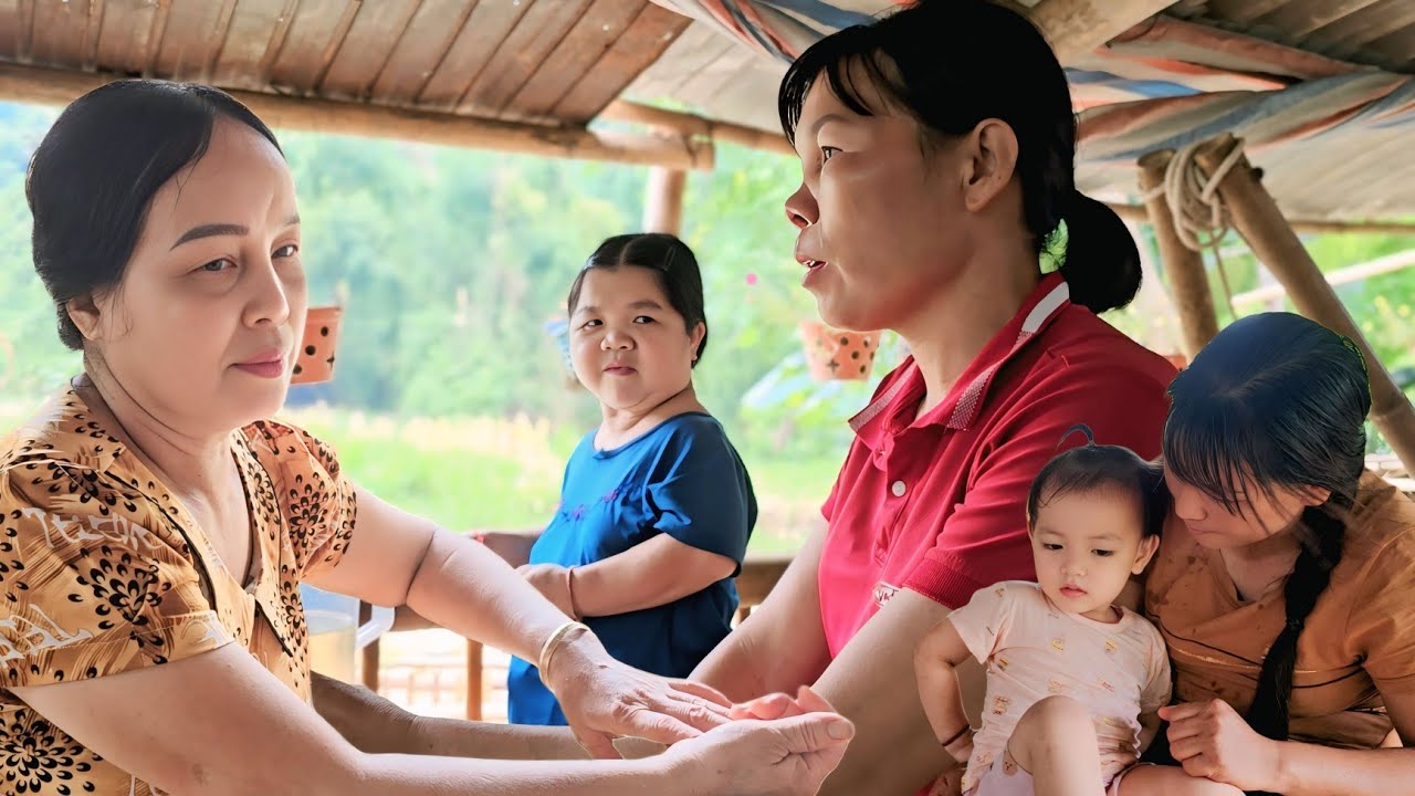 Thu's mother was angry when her daughter's ex-mother-in-law refused to leave.
