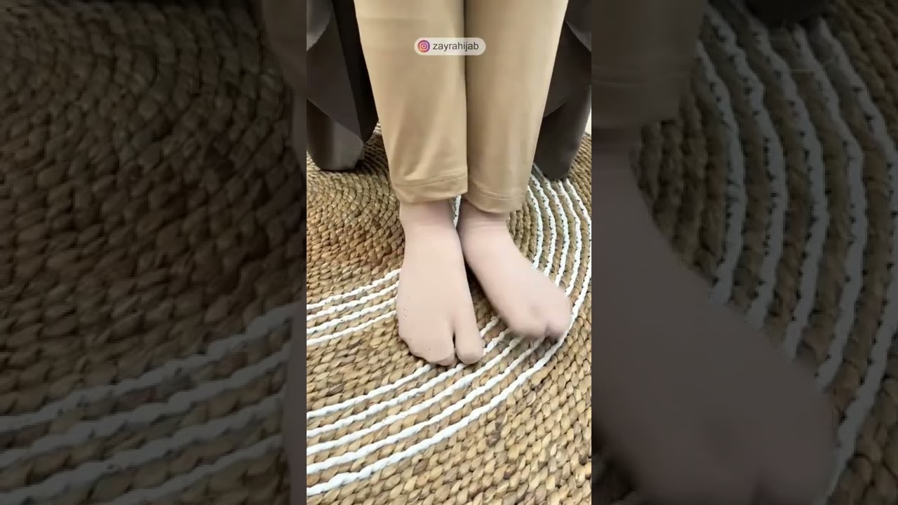 Tiap mau keluar, gak lupa pakai ini kan ukh? 😍 #zayrahijab #handsock #legging #gamissyari