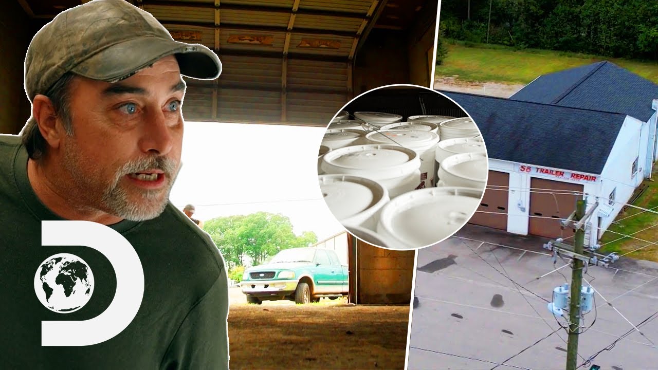 Tickle Sets Up A Secret Moonshine Storage In His Restaurant | Moonshiners