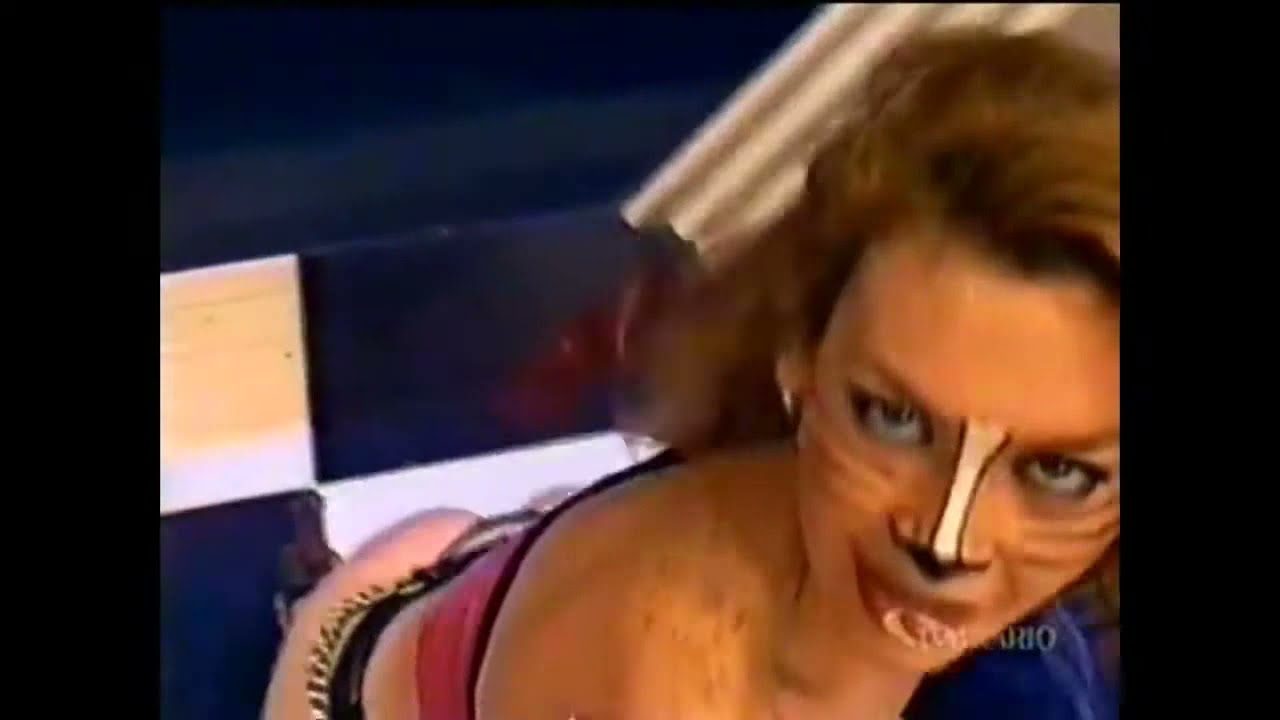 Tigresa Ellen dançando