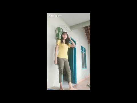 Tiktok | Cewek Cantik Pamer Belahan