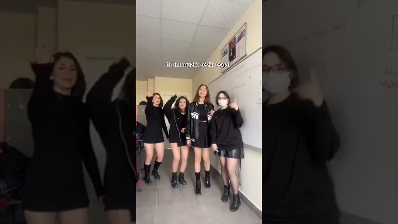 Tiktok Çeken Liseli Kızlar