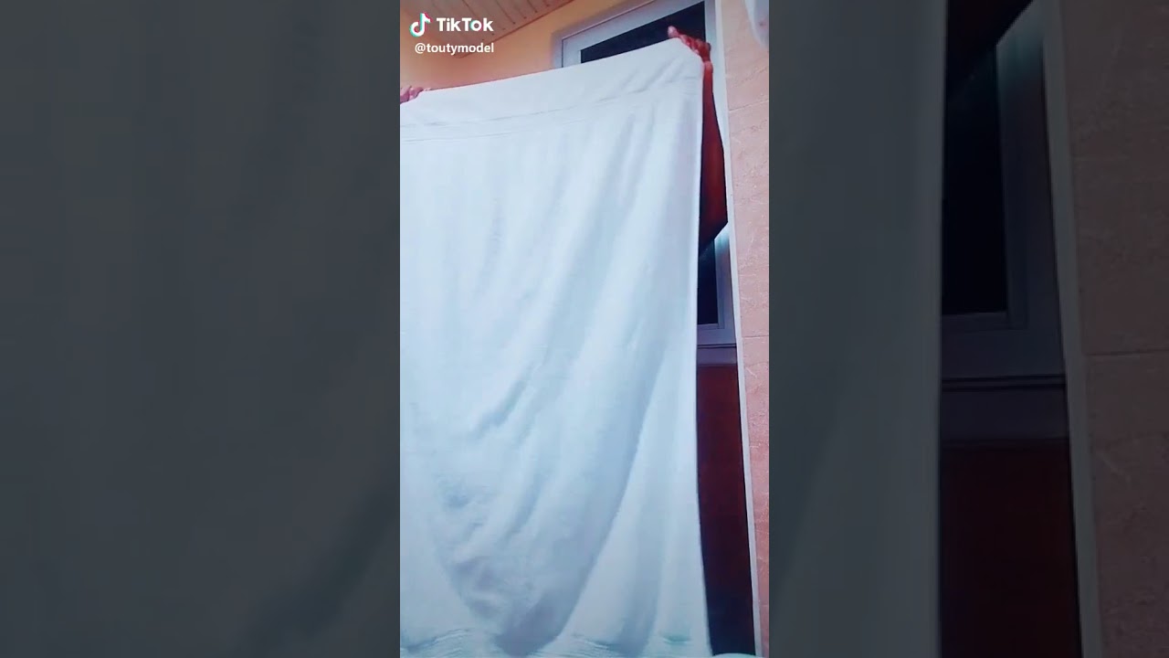 #tiktok# elle se déshabille en direct