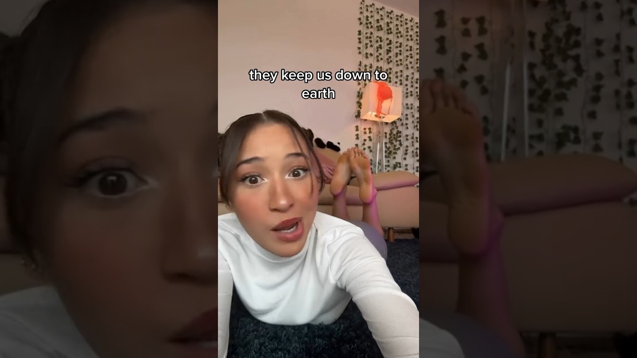 TikTok Feet - The Pose Feet #feet #tiktok #theposefeet #thepose #feetsoles #tiktokfeet