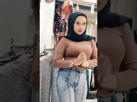 TikTok Kikihizba hot Goyangan mamah muda