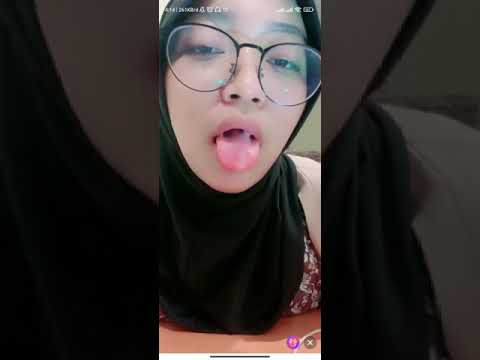 tiktok live jilbab mainin lidah sambil goyang