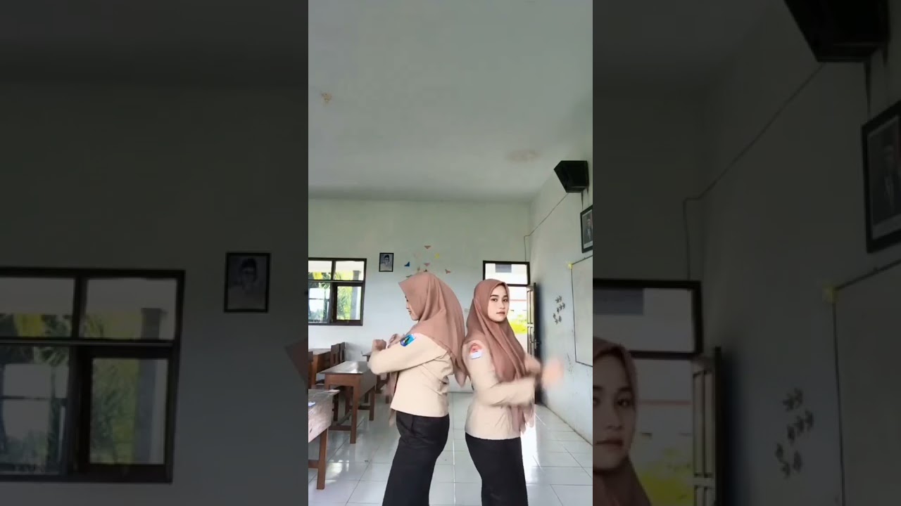 TIKTOK SMA HIJAB CANTIK GOYANG MAUT BARBAR BANGET SUSU GEDE ❤️
