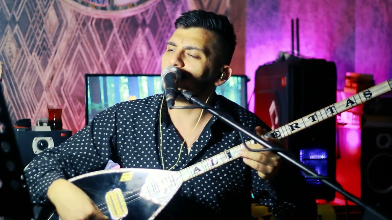 Tolga ŞAHİN & GİDECEKSEN SEN BİLİRSİN