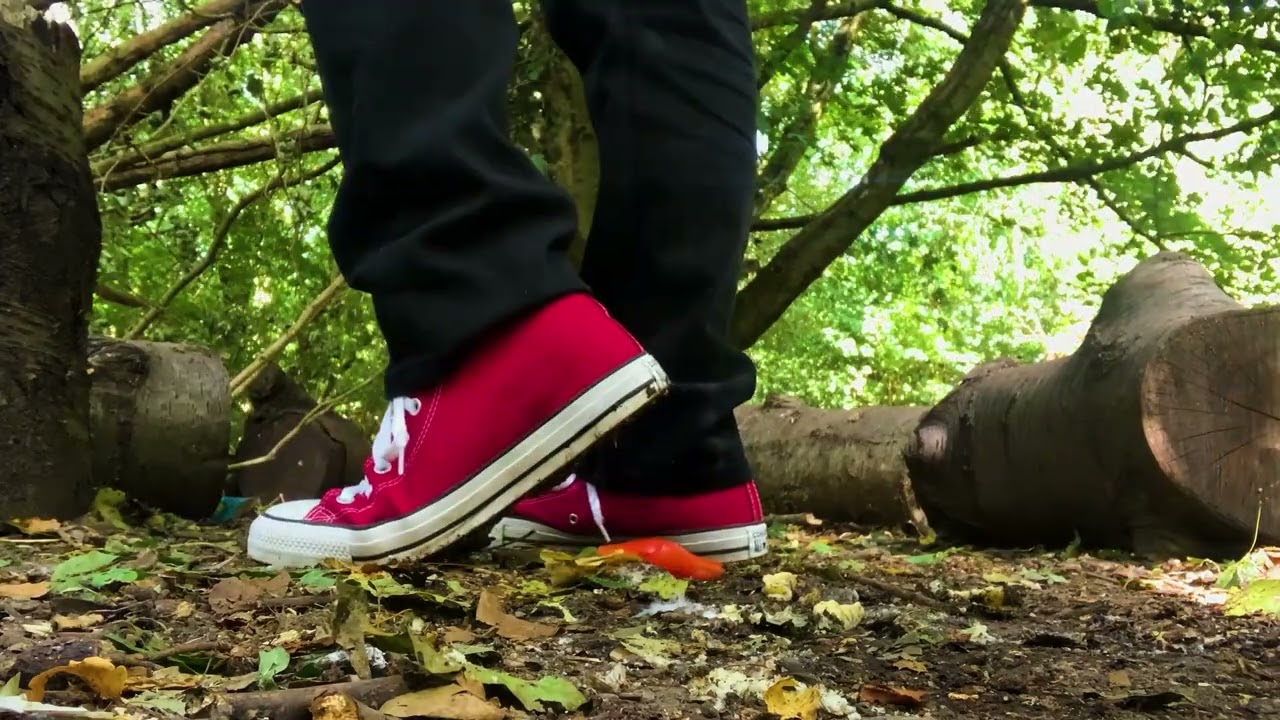 Tomato Crushed to nothing in Red Converse #footcrush #asmrcrush #feetcrush #crush #candid crush