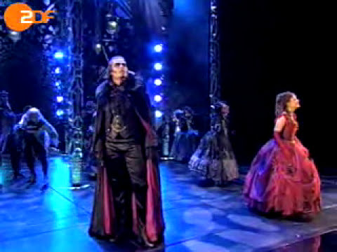 TOTALE FINSTERNIS -  the main song from the musical 