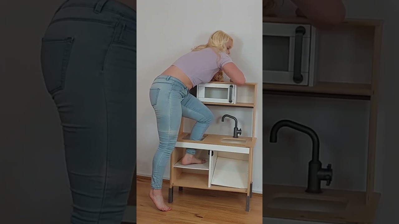 Toy Kictchen 1, Michelle 0 I'm too heavy against #break #breaking #crush #crushing #giantess