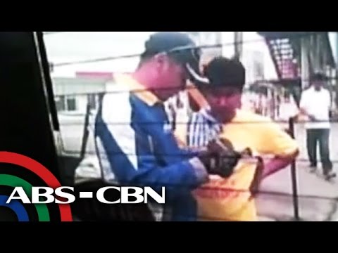 Traffic enforcer gets 'kotong'