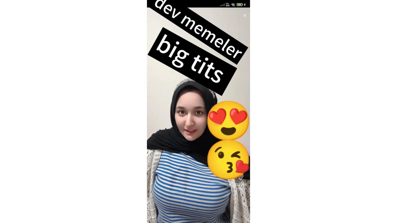 türbanlı kızın dev memleri ile harika gösterisi 😘Great show of the hijab girl with her giant breasts