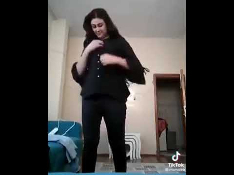 Türbanlı Sevgilisi İçin Soyunuyor