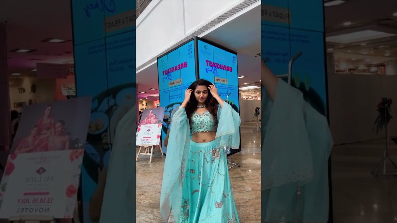 #Trending #cute #reels #saree #telugu #song #trending #viral #beautiful #hot #navel #Aunty #Romantic