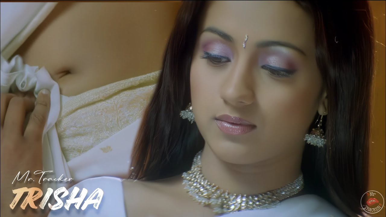 TRISHA Saree Navel | Mr.Tracker...🤍