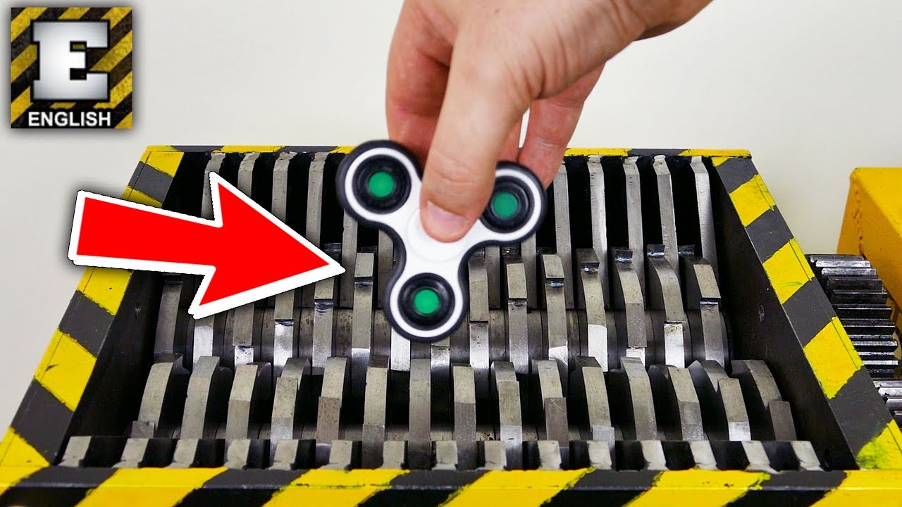 TRITURANDO UN FIDGET SPINNER Y OTROS JUGUETES FAMOSOS - EXPERIMENTAR EN CASA