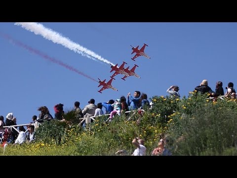 Türk Yıldızları Antalya semalarında gösteri yaptı