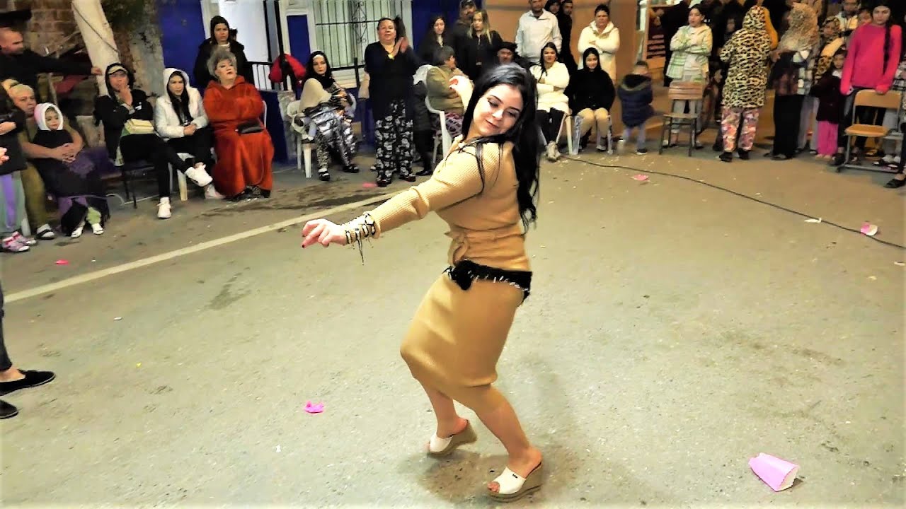 Türkiyenin Yıldızı Nuriye Ateş'in Muhteşem Performansı: Roman Düğünleri Menemen  Dj Kadir Çalıyor!