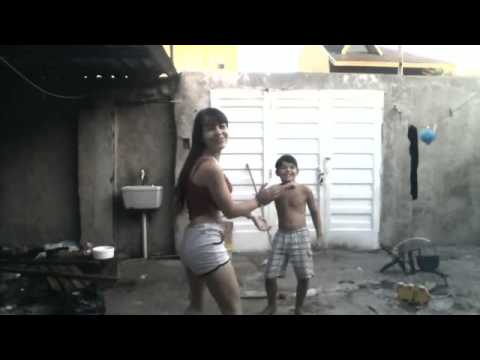 Trola con re culo bailando