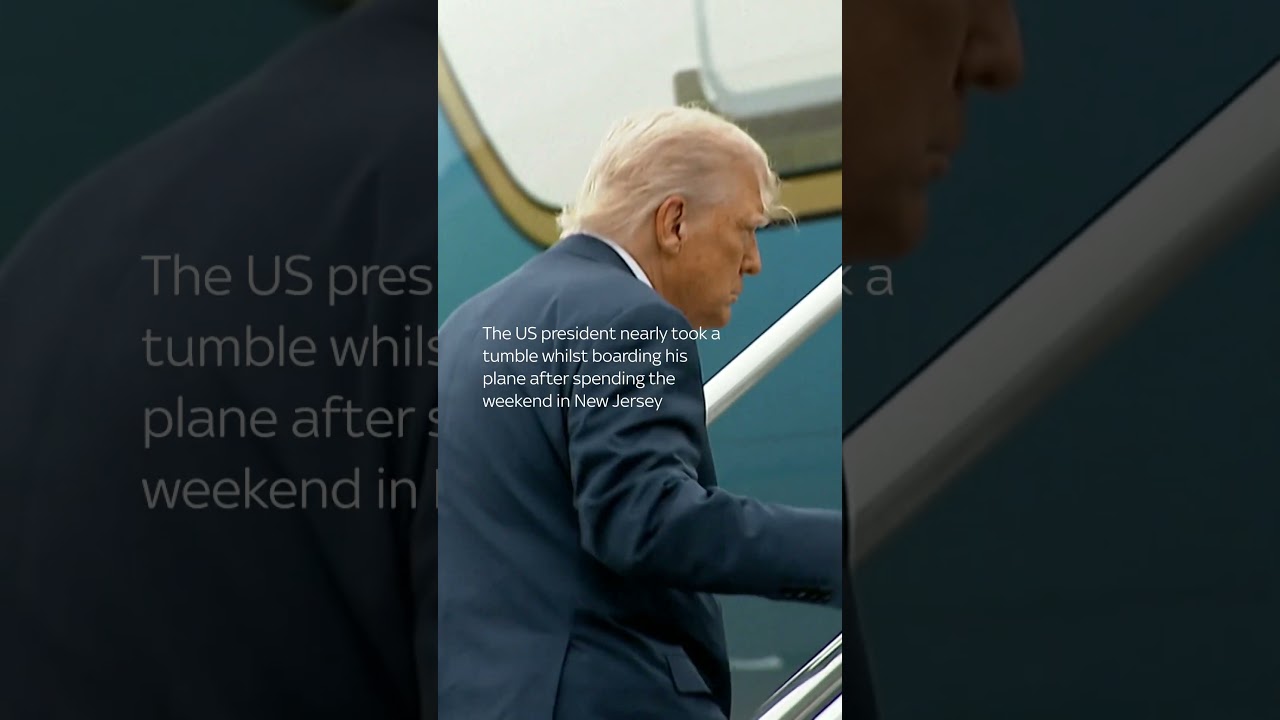 Trump stumbles on steps of Air Force One