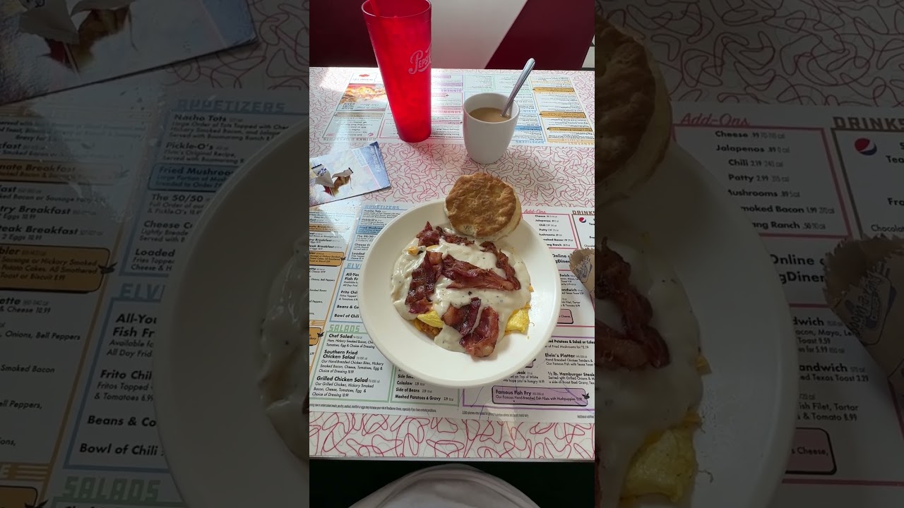 Trying out Boomerang Diner! #shorts #boomerang #travel