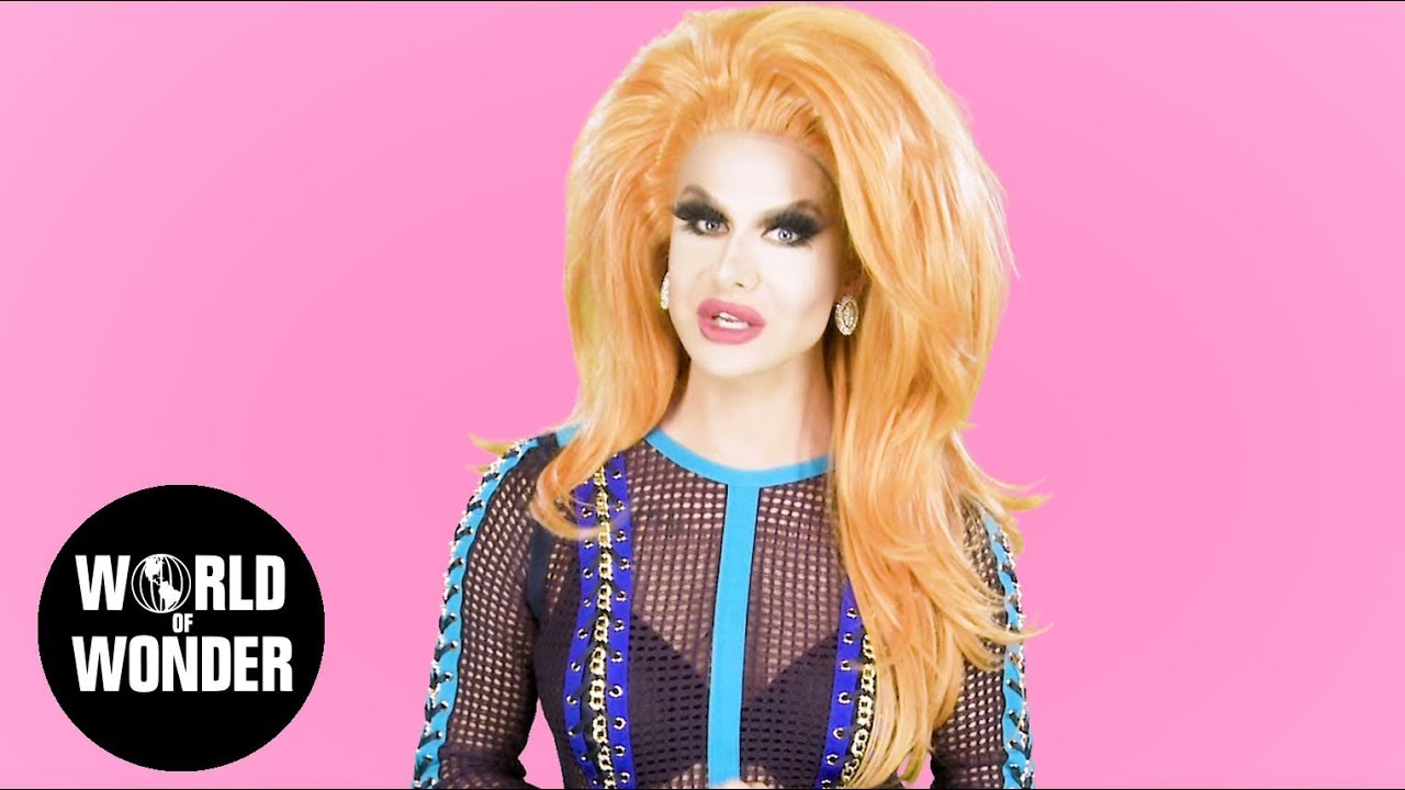 Tucking Tips w/ Trinity Taylor