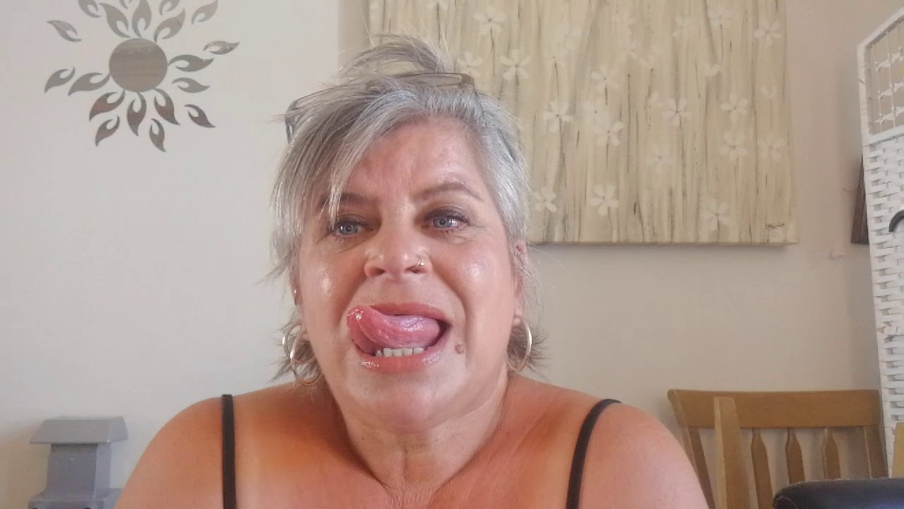 Tuesday tongue buisness.....