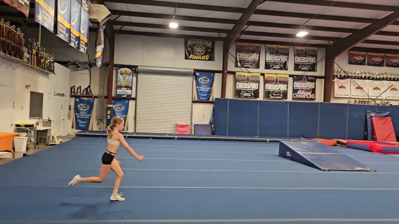 TUMBLE TUMBLE!!! #cheergirl #cheer #cheerleading #cheerleader #cheerleaders