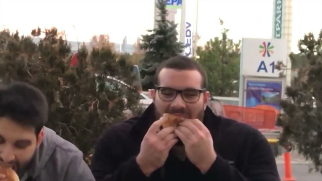 Tuna Tavus'la flört etme