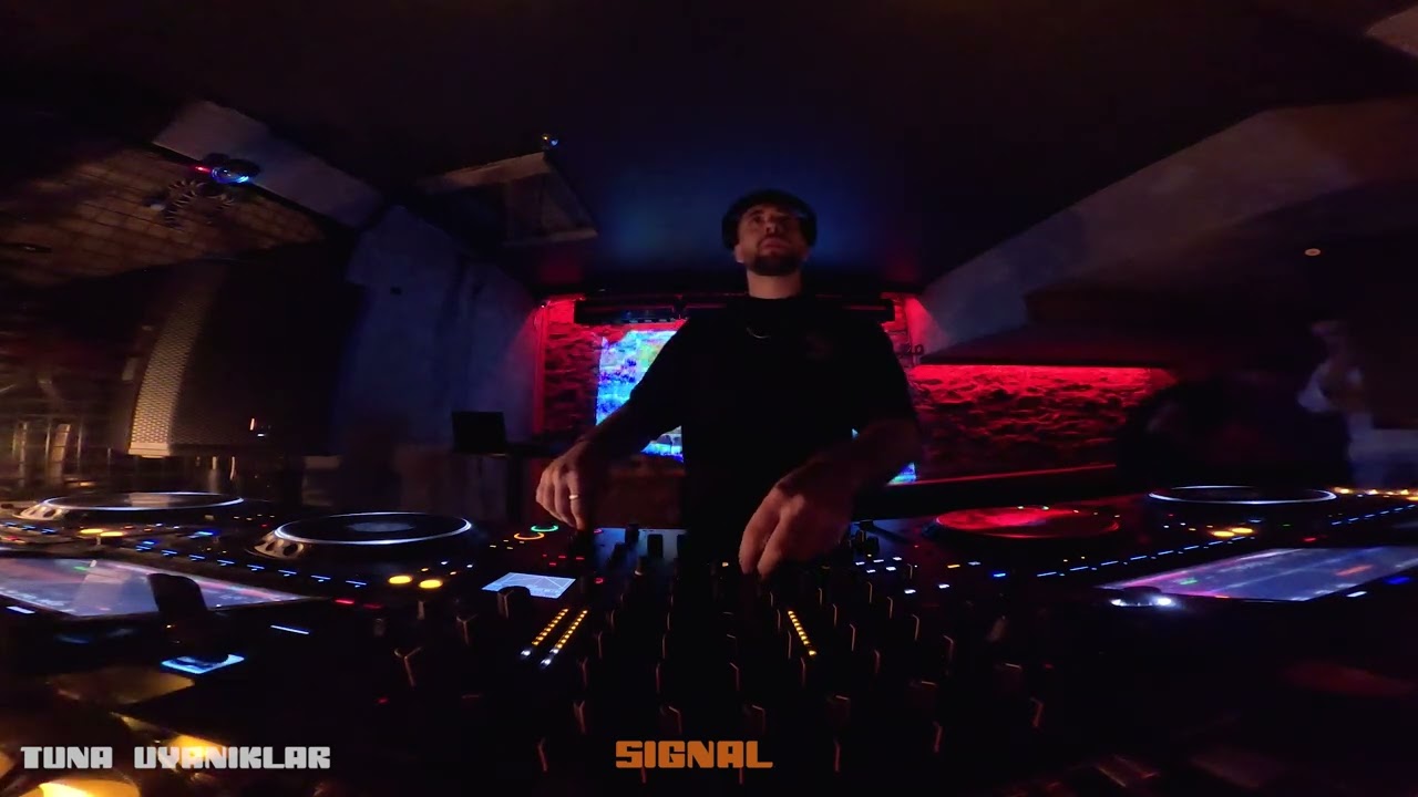 Tuna Uyaniklar LIVE at SIGNAL18