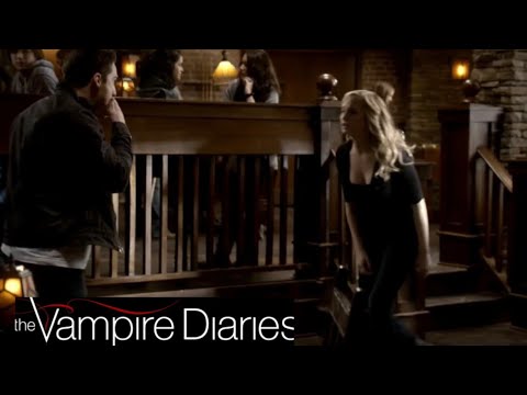 TVD 2x14 - Tyler steals Caroline’s Phone